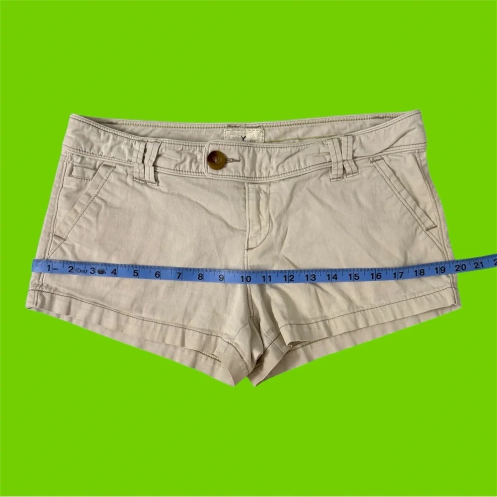 American Eagle Y2K Khaki Shorts - Picture 7 of 7